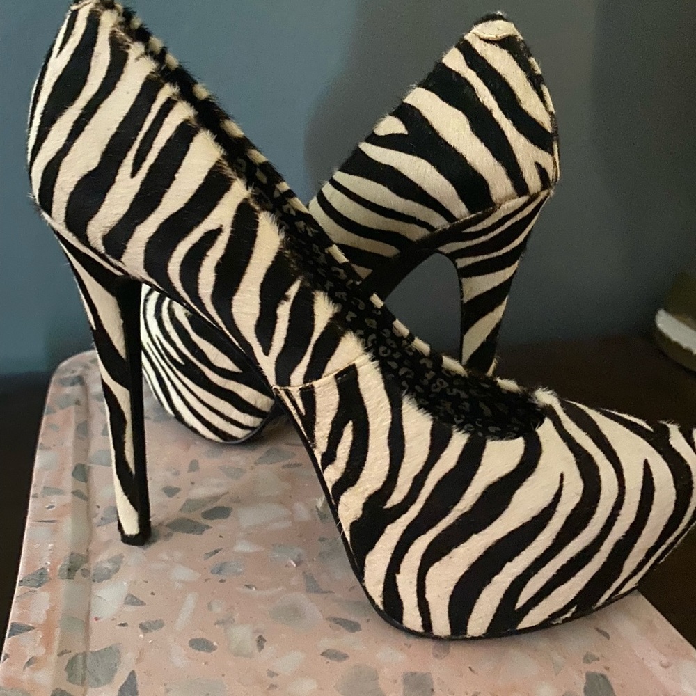 Jessica Simpson zebra hair striped pumps